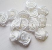 Цветок декоративный  из атласной ленты 28-30мм белый