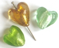 Набор из трех бусин Лэмпворк разных цветов в форме сердца 13х13мм  с наполнением