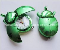 Кварцевые часы - подвеска  "Жук" зеленый 40х25мм 